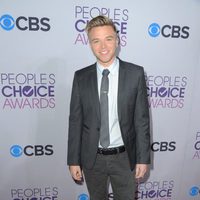 Brett Davern en la gala de los People's Choice Awards 2013