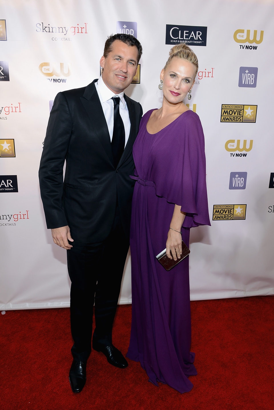 Molly Sims y Scott Stuber en la gala de los Critics' Choice Movie Awards 2013