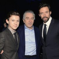 Tom Holland, Robert De Niro y Hugh Jackman en la gala de los Critics' Choice Movie Awards 2013