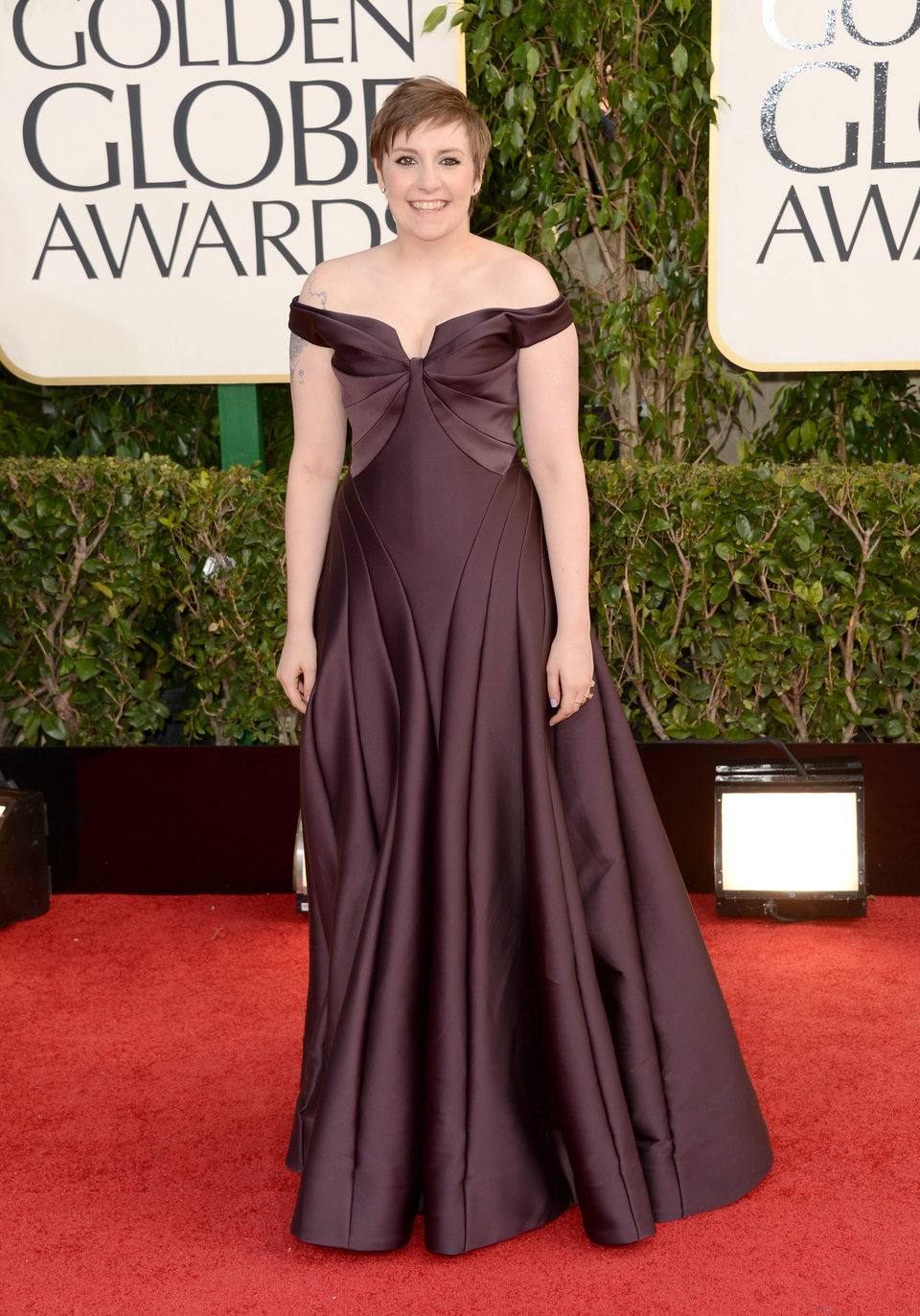 Lena Dunham en la alfombra roja de los Globos de Oro 2013