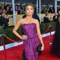 Sarah Hyland en la alfombra roja de los Screen Actors Guild Awards 2013