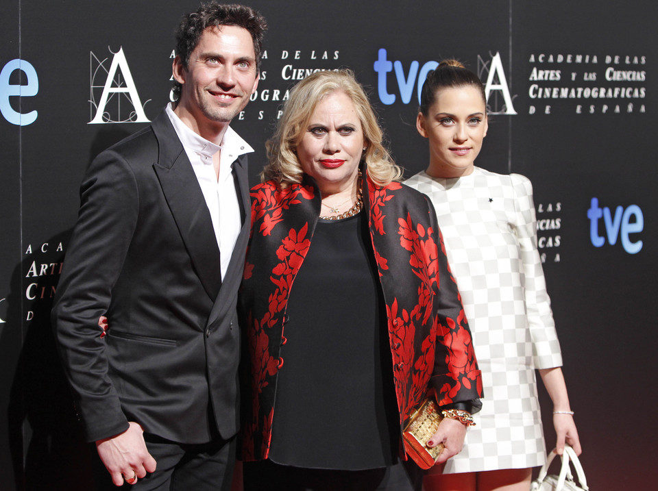 Paco León, Carmina Barrios y María Léon en la cena de los nominados a los Goya 2013