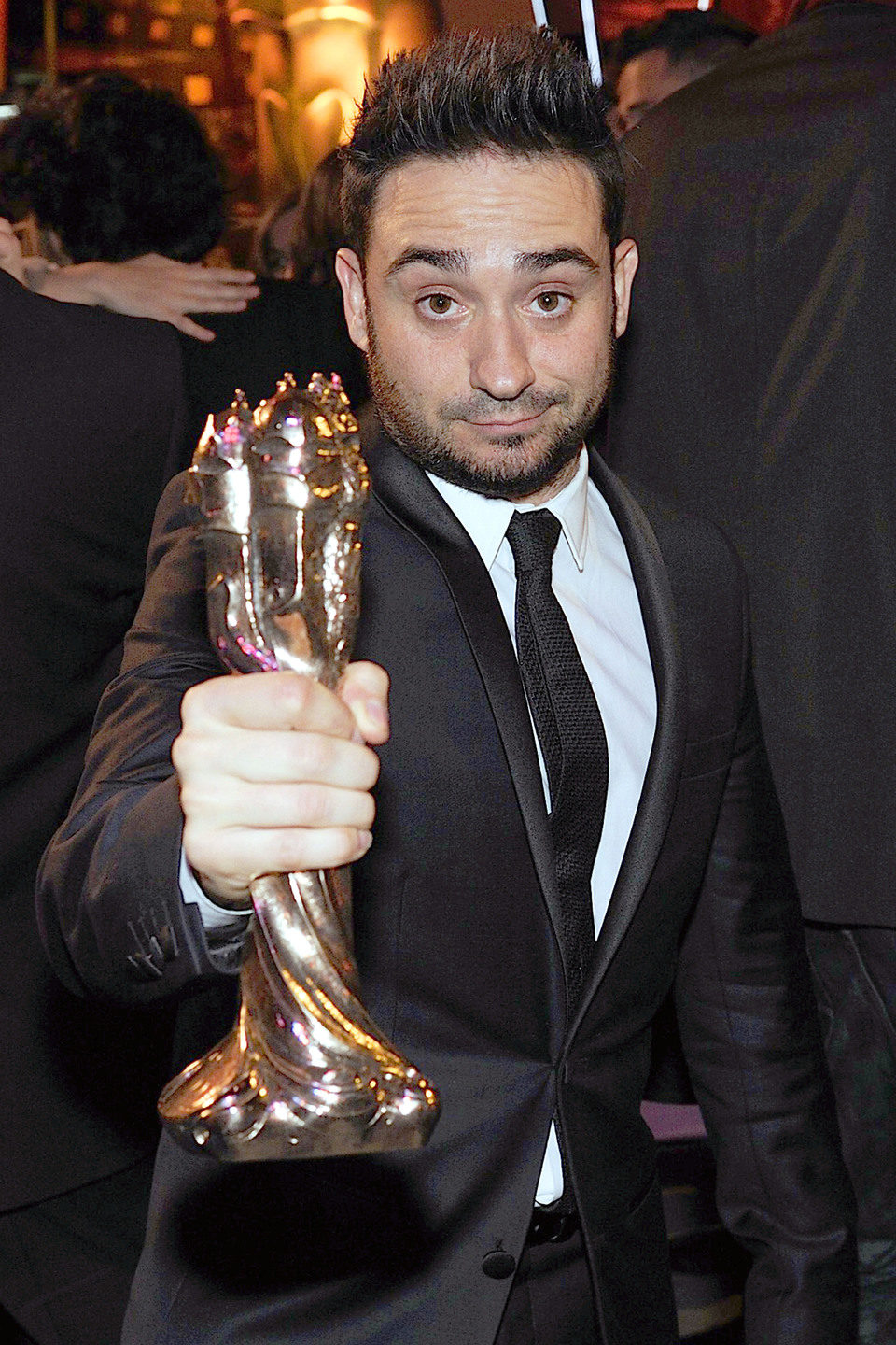 Juan Antonio Bayona con su Premio Gaudí 2013