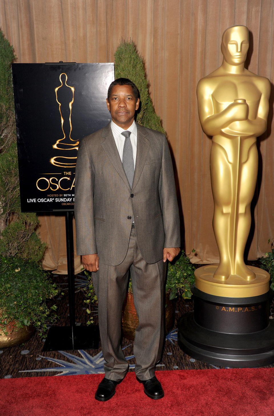 Denzel Washington en el almuerzo de los nominados a los Oscar 2013