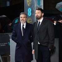 George Clooney y Ben Affleck en los BAFTA 2013