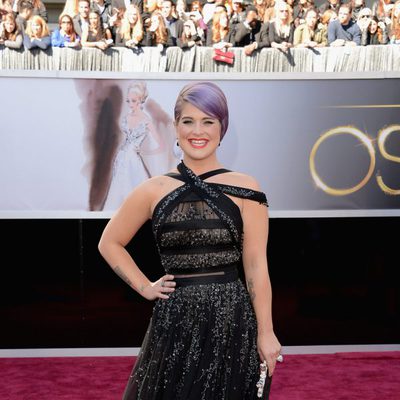 Kelly Osbourne en la alfombra roja de los Oscar 2013