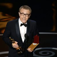 Christoph Waltz recogiendo el Oscar 2013 a Mejor actor de reparto por 'Django desencadenado'