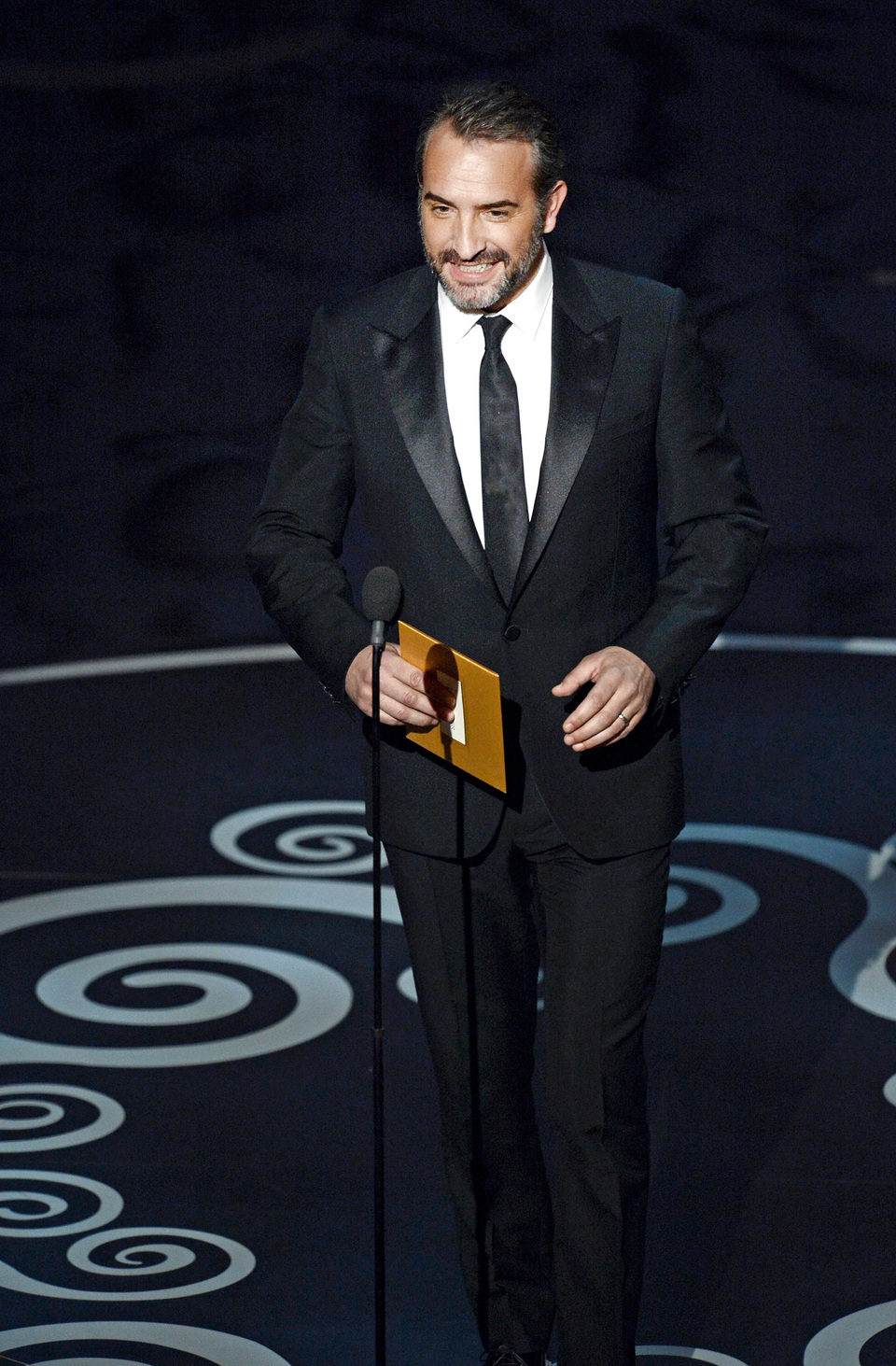 Jean Dujardin presenta en los Oscar 2013