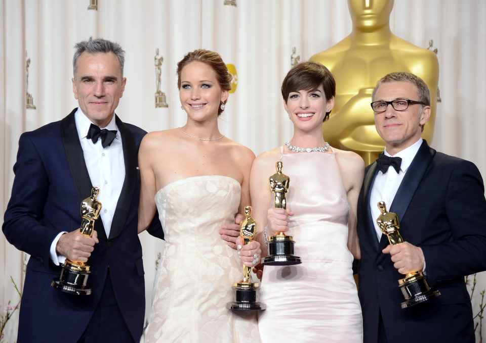 Daniel Day-Lewis, Jennifer Lawrence, Anne Hathaway y Christoph Waltz posan con sus Oscar 2013