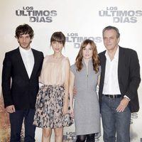 Reparto y directores en la presentación de 'Los últimos días'