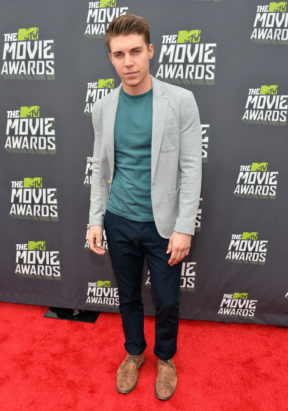 Nolan Funk en la alfombra roja de la entrega de los MTV Movie Awards 2013