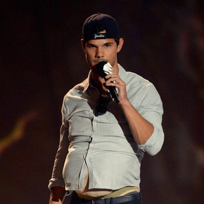 Taylor Lautner en los MTV Movie Awards 2013