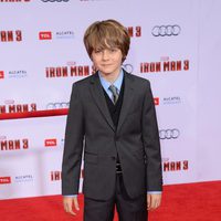 Ty Simpkins en el estreno mundial de 'Iron Man 3' en Los Ángeles