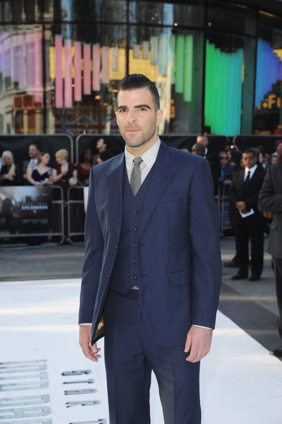 Zachary Quinto en el estreno en Londres de 'Star Trek: En la oscuridad'