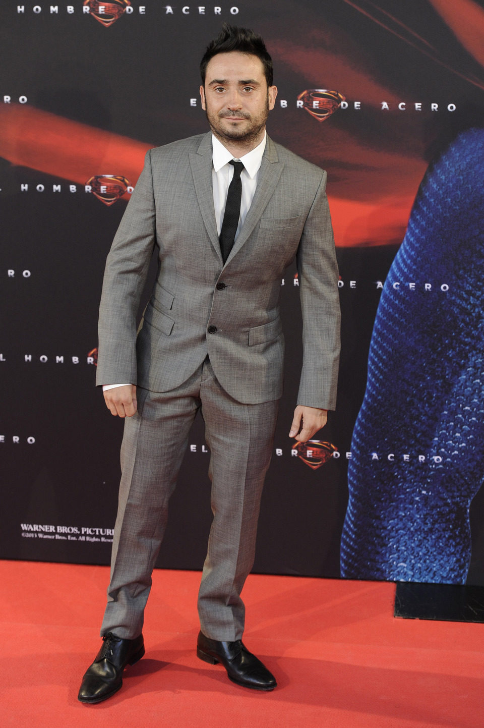 Juan Antonio Bayona en la premiere de 'El hombre de acero' en Madrid