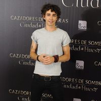 Robert Sheehan en el photocall de 'Cazadores de Sombras: Ciudad de Hueso' en Madrid