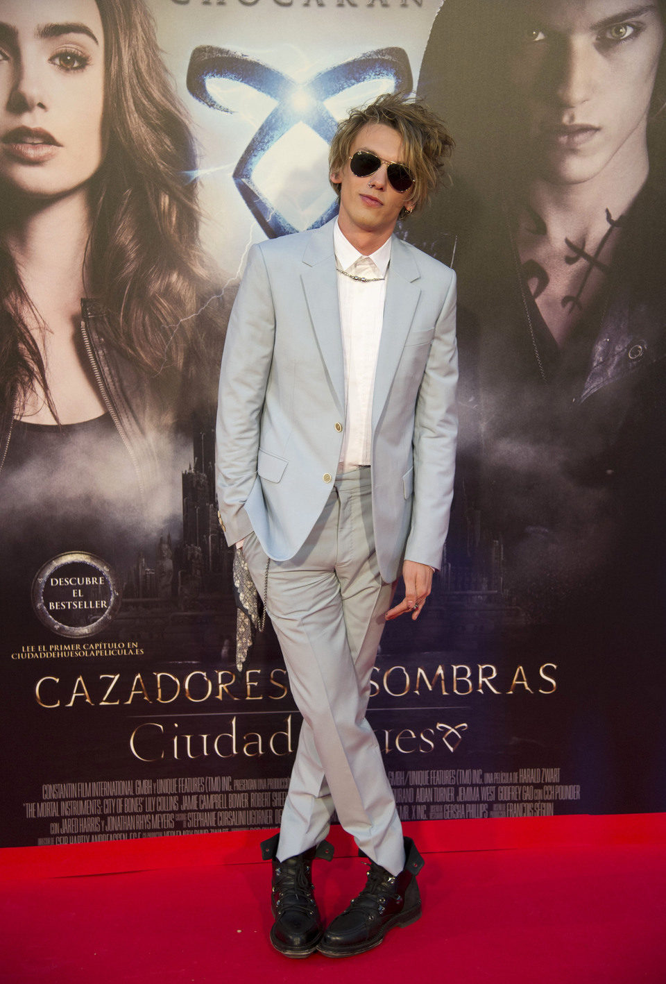 Jamie Campbell Bower en el photocall de la premiere de 'Cazadores de Sombras: Ciudad de Hueso' en Madrid