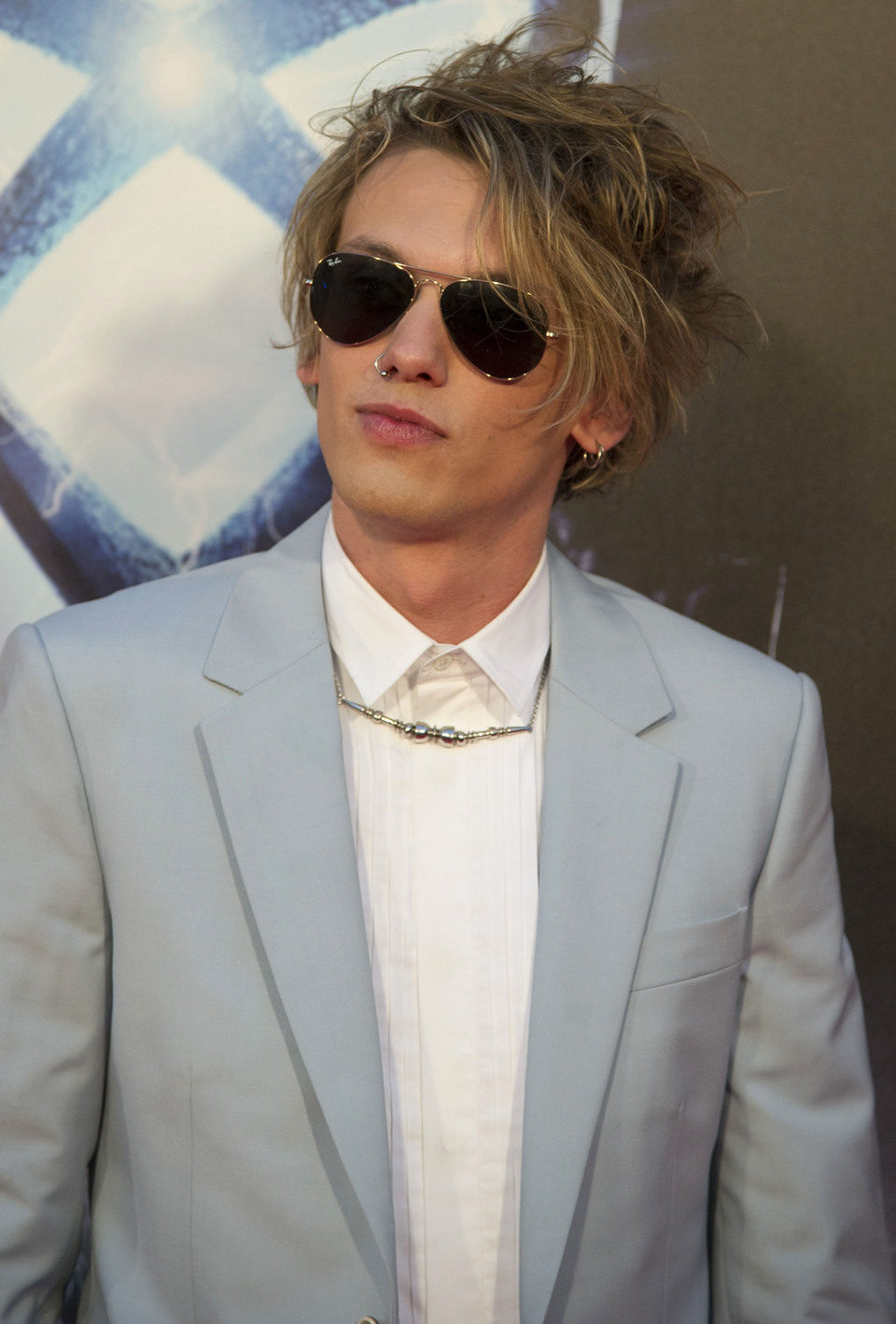 Jamie Campbell Bower en la premiere de 'Cazadores de Sombras: Ciudad de Hueso' en Madrid