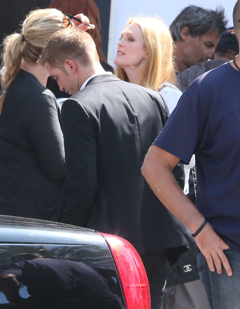 Robert Pattinson y Julianne Moore se preparan para rodar una escena de 'Maps to the Stars'