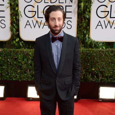 Simon Helberg en los Globos de Oro 2014