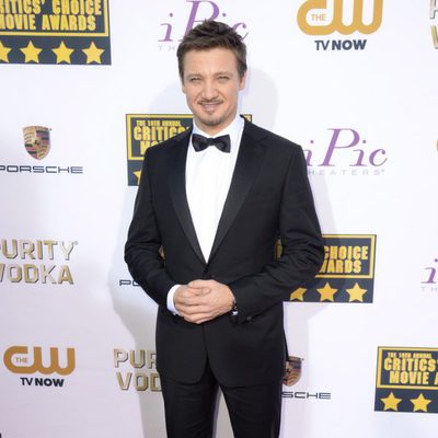 Jeremy Renner a su llegada a la gala de los Critics' Choice Movie Awards 2014