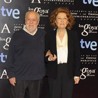 Jaime de Armiñán y Julia Gutiérrez Caba en la alfombra roja de la fiesta de los nominados a los premios Goya 2014