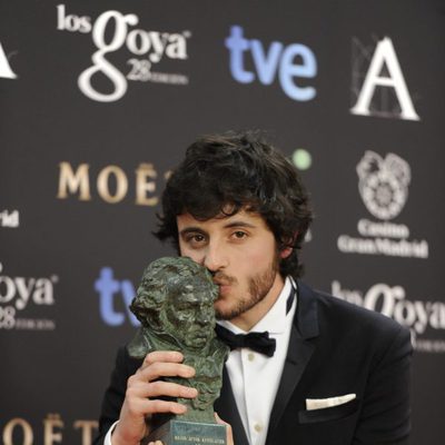 Javier Pereira posa con su Goya al mejor actor revelación