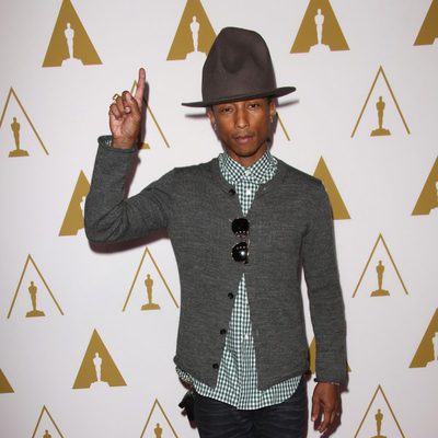 Pharrell Williams en el almuerzo a los nominados a los Premios Oscar 2014