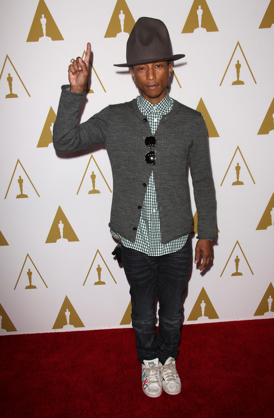 Pharrell Williams en el almuerzo a los nominados a los Premios Oscar 2014