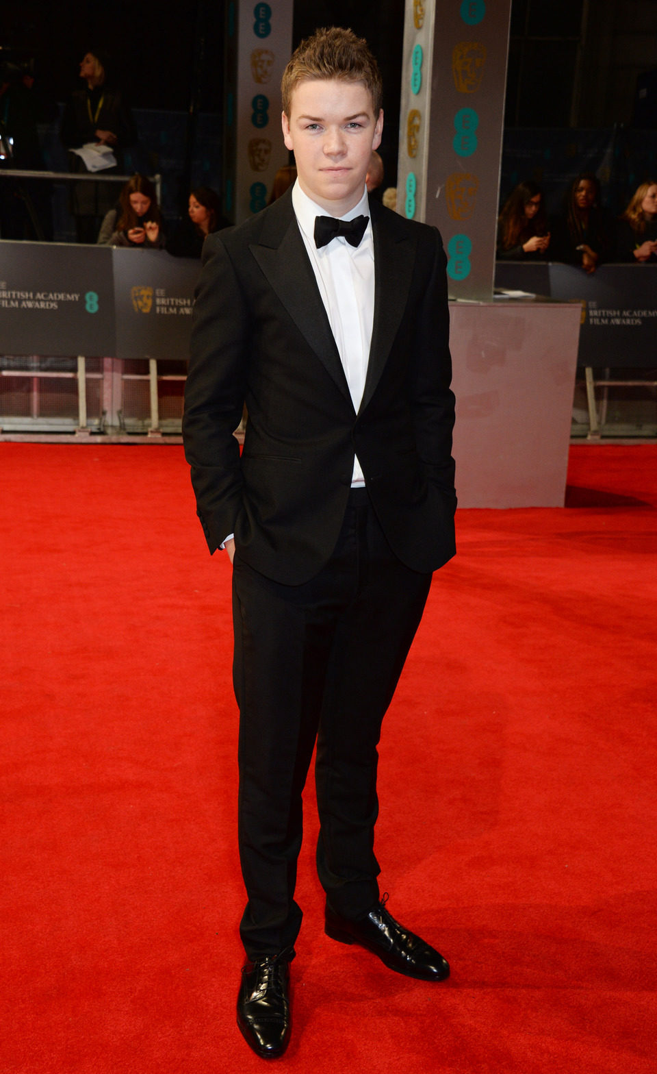 Will Poulter en la alfombra roja de los BAFTA 2014