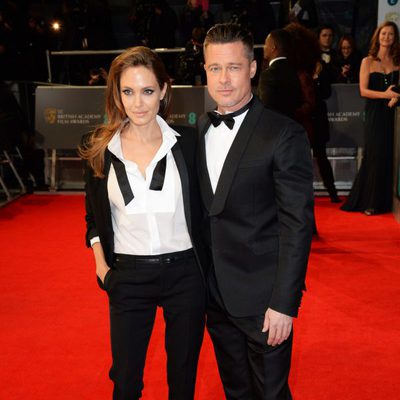 Brad Pitt y Angelina Jolie en la alfombra roja de los BAFTA 2014