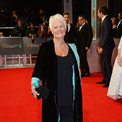 Judi Dench en la alfombra roja de los BAFTA 2014