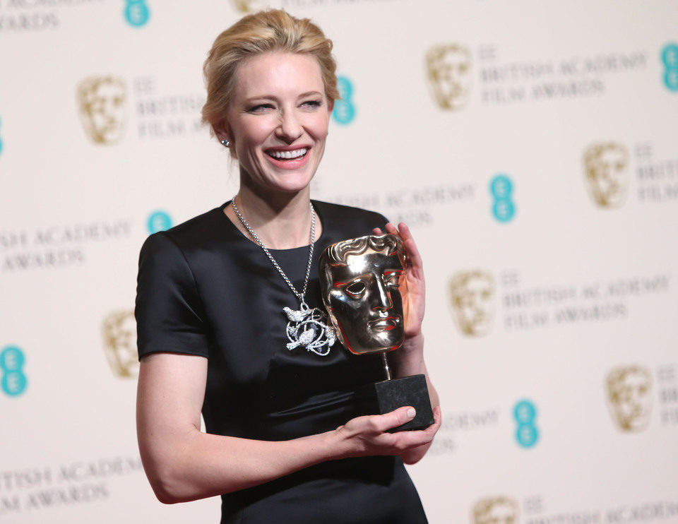 Cate Blanchett posa con su premio BAFTA 2014