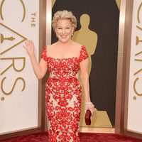 Bette Midler en la alfombra roja de los Oscar 2014