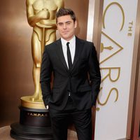 Zac Efron en la alfombra roja de los Oscar 2014