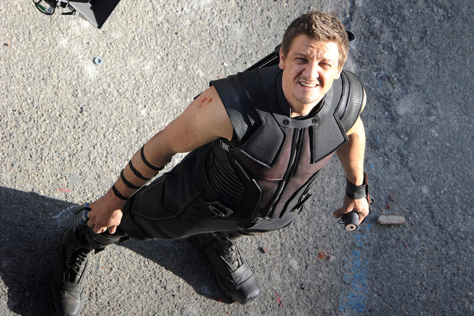 Jeremy Renner como Ojo de Halcón en el rodaje de 'Los Vengadores: La era de Ultron'