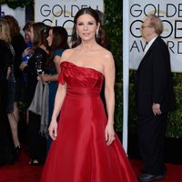 Catherine Zeta-Jones en la alfombra roja de los Globos de Oro 2015