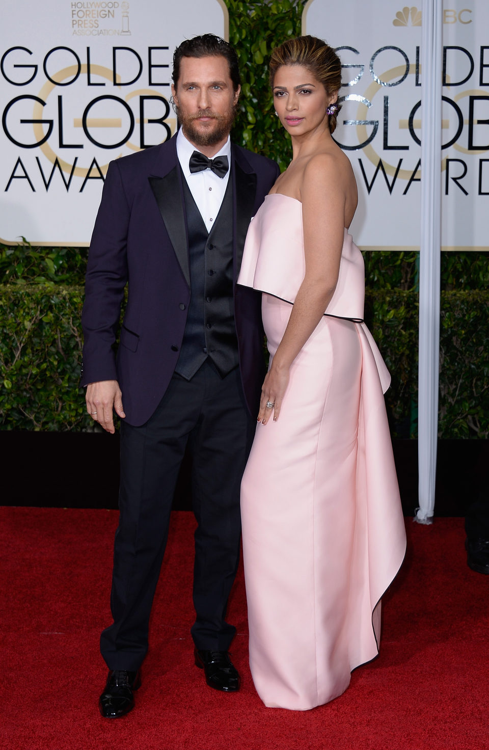 Matthew McConaughey y Camila Alves en la alfombra roja de los Globos de Oro 2015