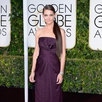 Katie Holmes en la alfombra roja de los Globos de Oro 2015