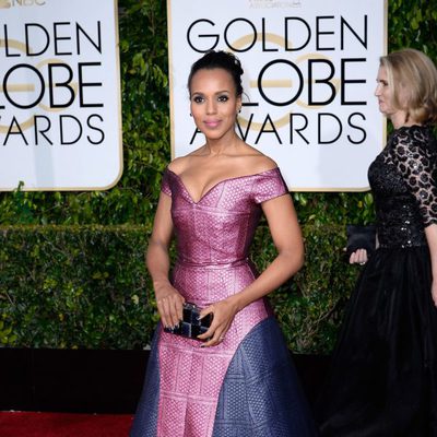 Kerry Washington en la alfombra roja de los Globos de Oro 2015