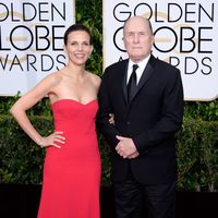 Robert Duvall y Luciana Pedraza en la alfombra roja de los Globos de Oro 2015