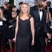 Edie Falco en la alfombra roja de los Globos de Oro 2015