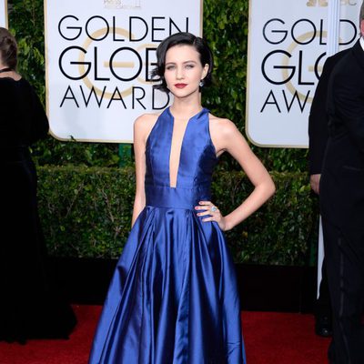 Julia Goldani Telles en la alfombra roja de los Globos de Oro 2015