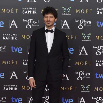 Andrés Velencoso en la alfombra roja de los Goya 2015