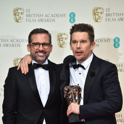 Ethan Hawke y Steve Carell recogen el BAFTA 2015 de Richard Linklater