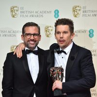 Ethan Hawke y Steve Carell recogen el BAFTA 2015 de Richard Linklater