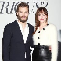 Jamie Dornan y Dakota Johnson en el evento fan de 'Cincuenta sombras de Grey' en Nueva York