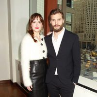 Dakota Johnson y Jamie Dornan en el brunch de presentación de 'Cincuenta sombras de Grey'