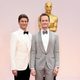 Neil Patrick Harris posa junto a su marido David Burtka en la alfombra roja de los Oscar 2015