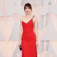 Dakota Johnson en la alfombra roja de los Oscar 2015